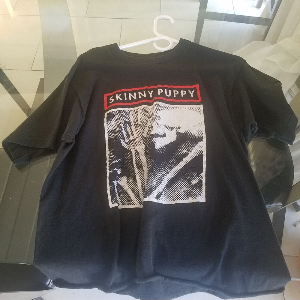 Men’s large black skinny puppy shirt